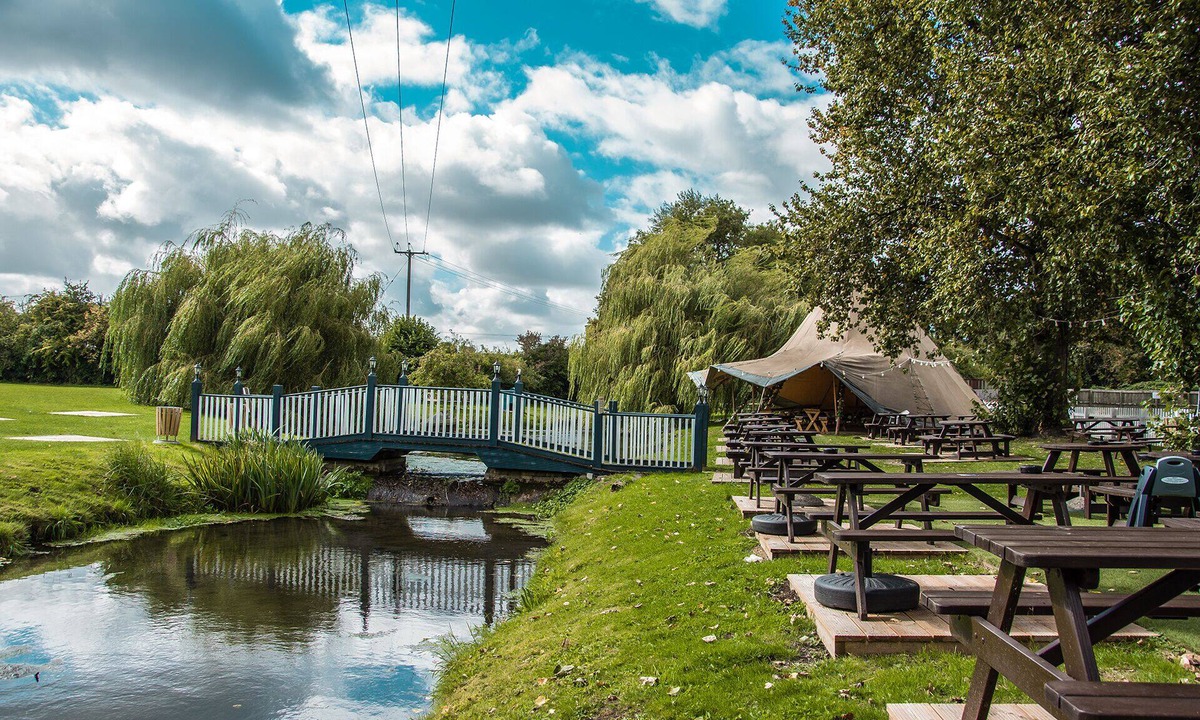 Warminster Hotel | The George Inn