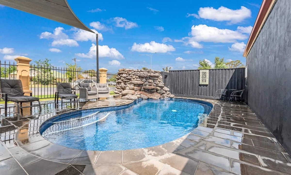 Echuca Hotel | The Georgian Motor Lodge