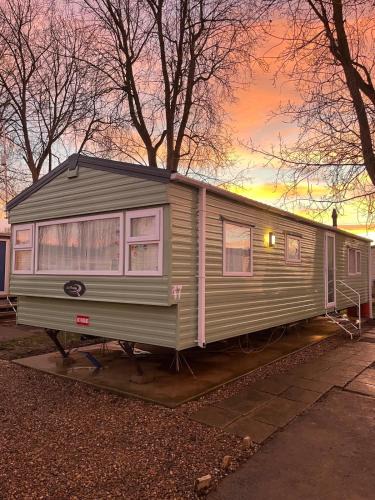 Great Houghton House | The Getaway Billing Aquadrome