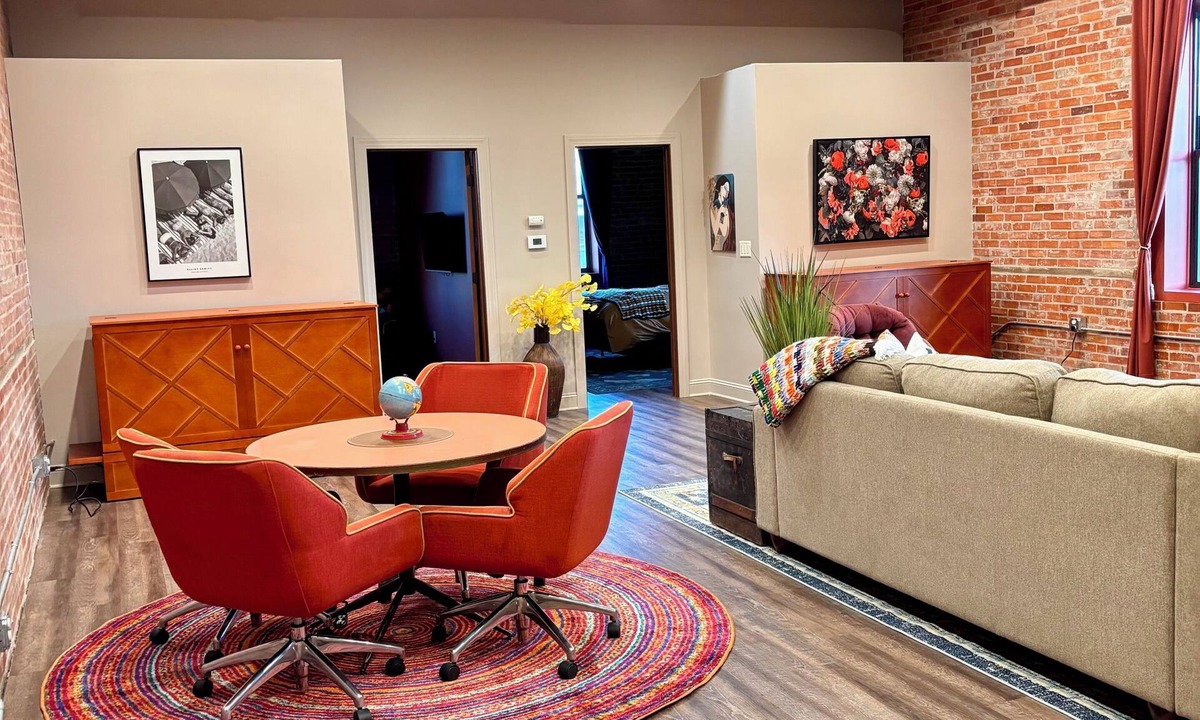 Fisher Apartment | The Gilded Bohemian- 2 bedroom Loft Sleeps 8
