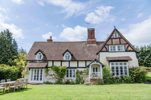 Evesham House | The Gingerbread House