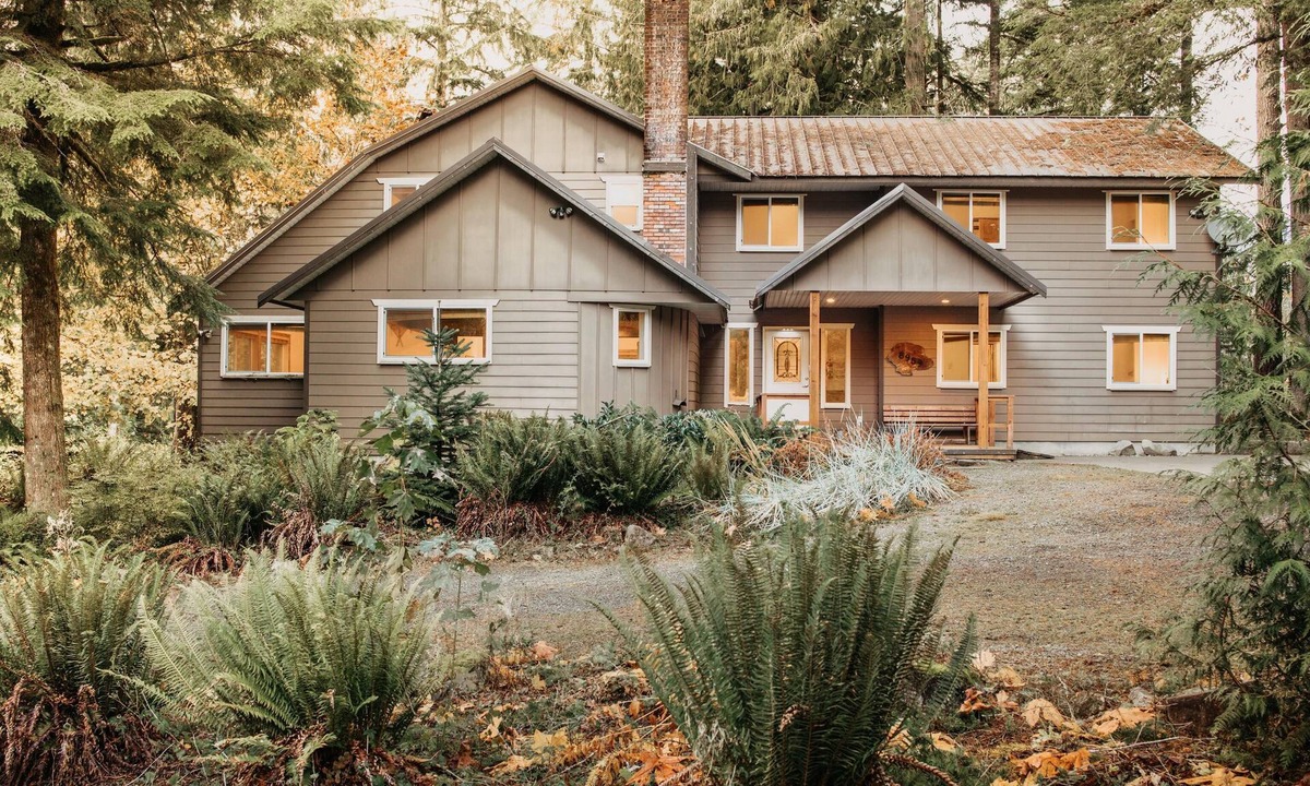 Glacier Cabin | The Glacier Lodge - Perfect for Large Groups!