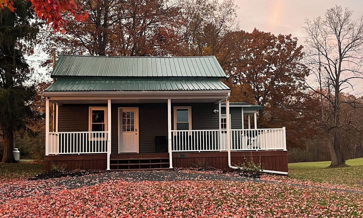 Town of Catharine House | The Glen Mary House-A Peaceful Country Home