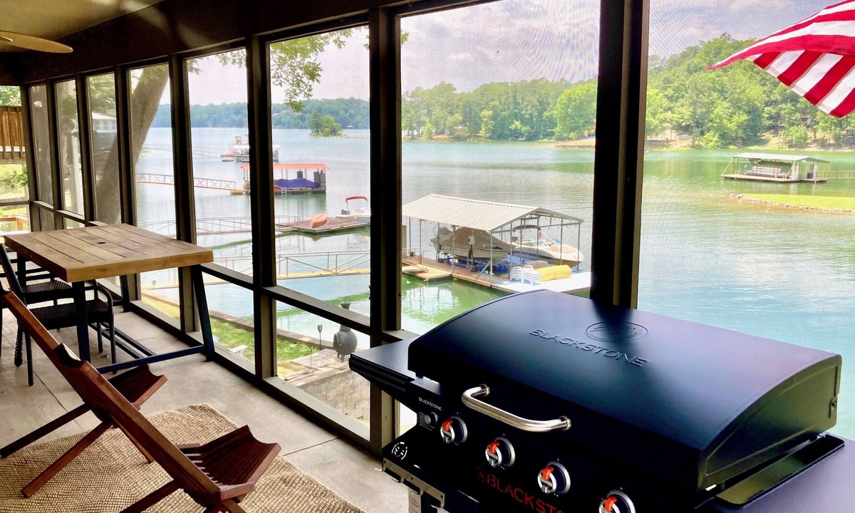 Crane Hill Cabin | The Glennadair on Smith Lake