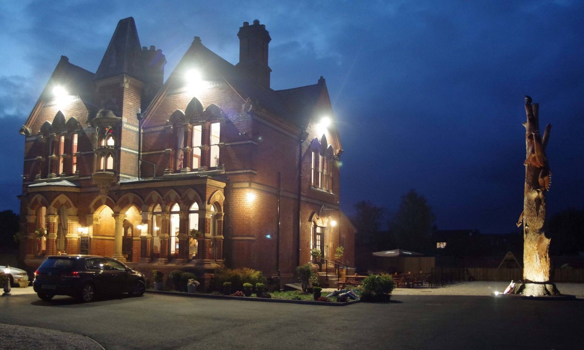 Bartestree Hotel | The Godwins