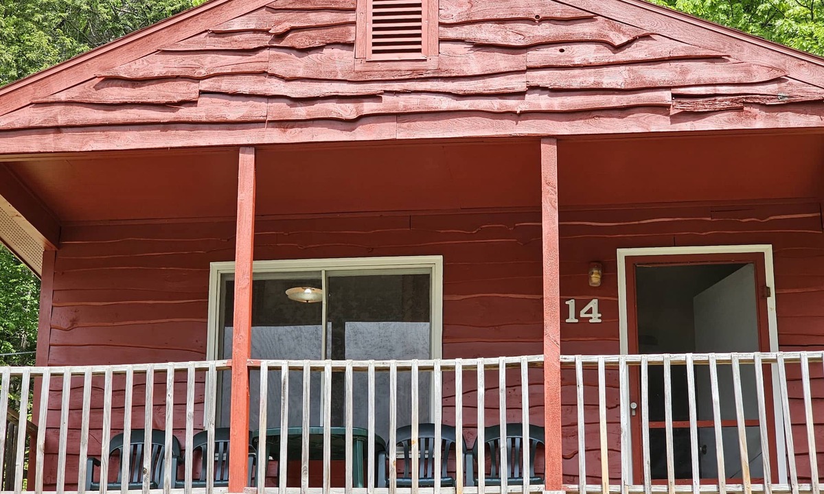Lake George Cabin | The Gold Eagle Cottage 14
