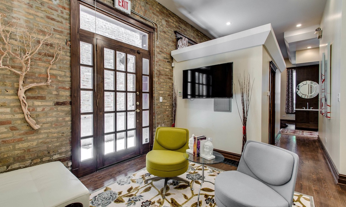 East Village Hotel | The Golden Arm
