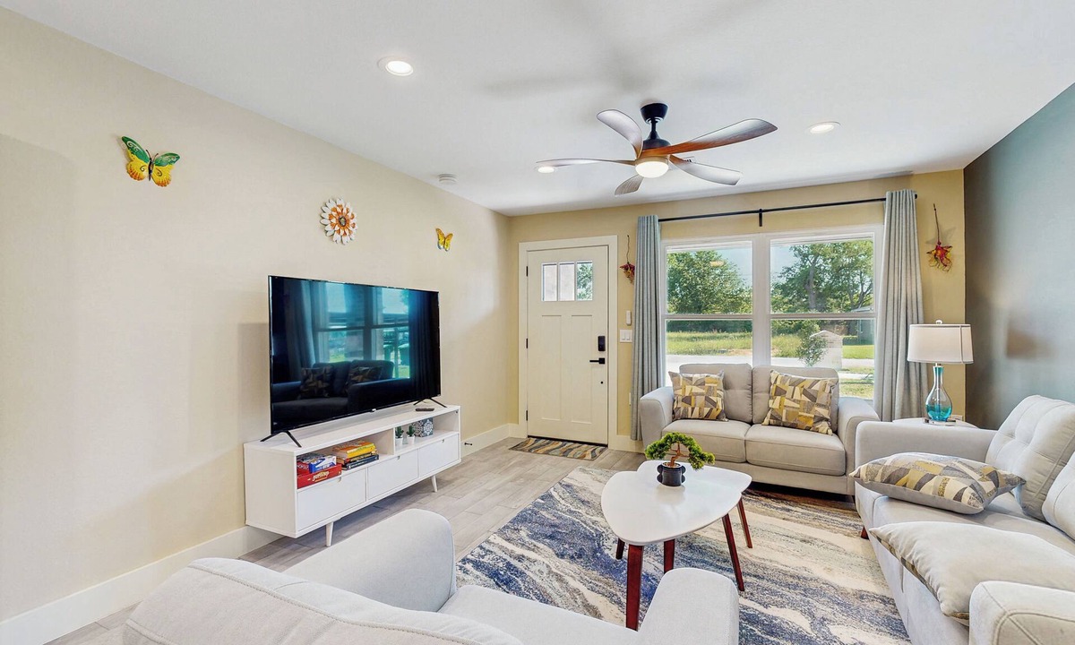 Southeast Houston House | The Golden Standard, Stylish New Home With Garage