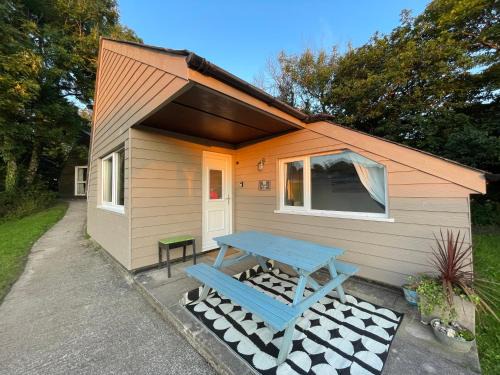 Bude Ski Chalet | The Good Lodge