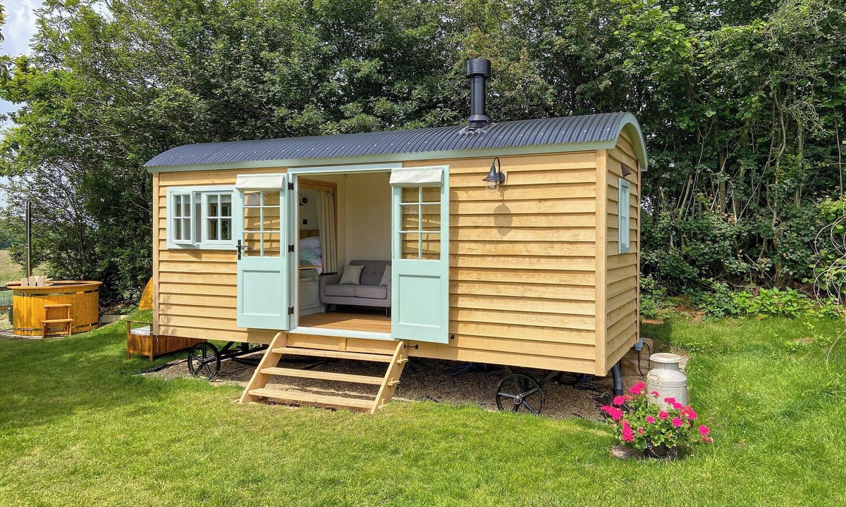 Petersfield Cottage | The Good Shepherd Hut.