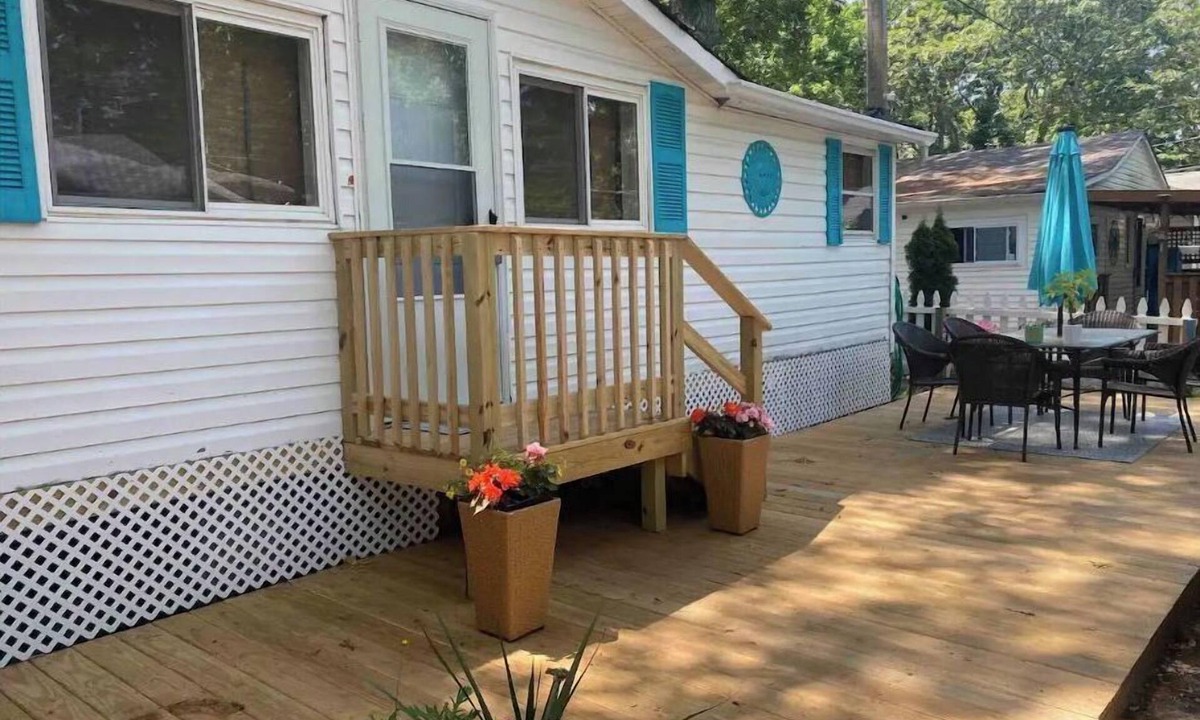 Baiting Hollow House | The Good Times House