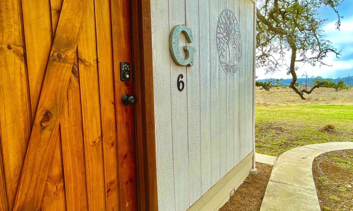 Dripping Springs Cabin | The GOODNIGHT: Sweet Treehouse suite with kitchenette in the Texas Hill Country