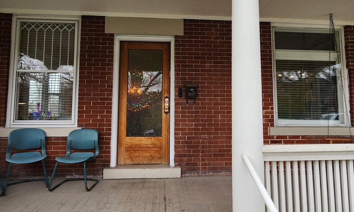 East Central Apartment | The Graceland Getaway in East Central SLC