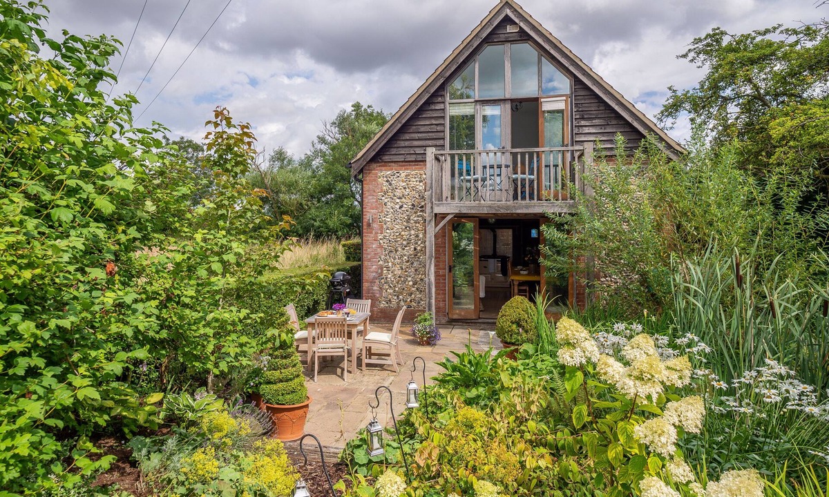 Newmarket House | The Granary, Dunstall Green