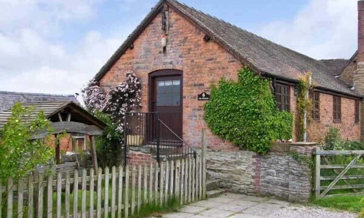 Craven Arms Cottage | The Granary