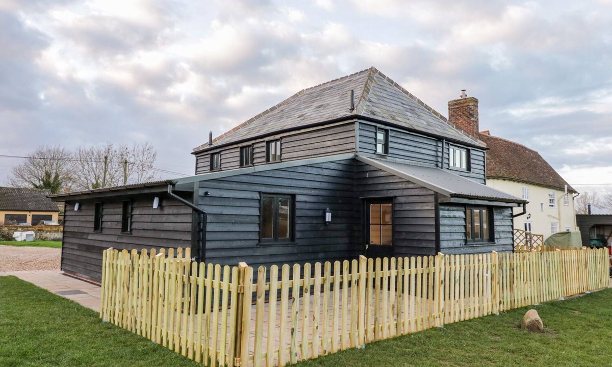 Wickham St Paul Cottage | The Granary