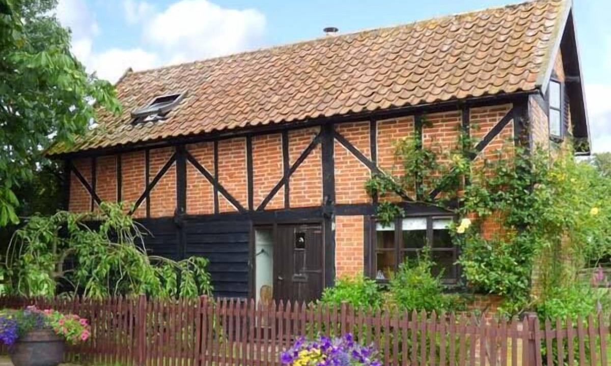 East Dereham Cottage | The Granary