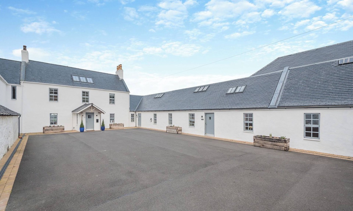 Ayr Cottage | The Granary Loft - UK45342