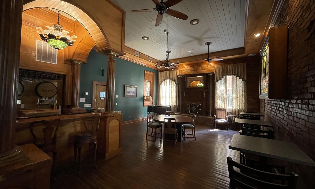 Hogansville Hotel | The Grand Hotel