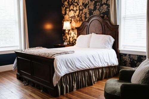 Tullahoma Hotel | The Grand Lux Inn