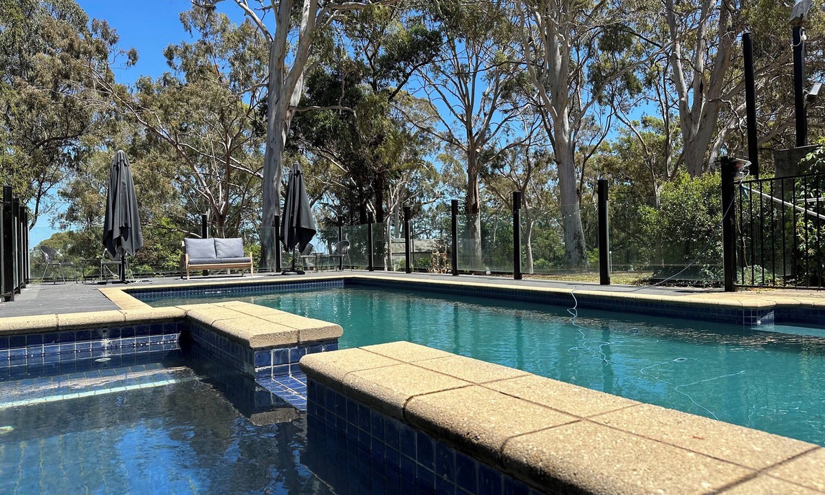 Beechworth Hotel | The Grand Oaks Resort