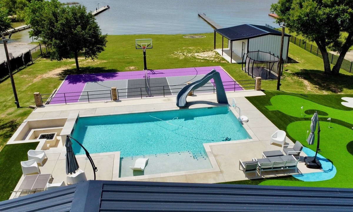 Pelican Bay House | The Grand Pelican - LakeFront W/Pool, Sport Court, Fire Pit