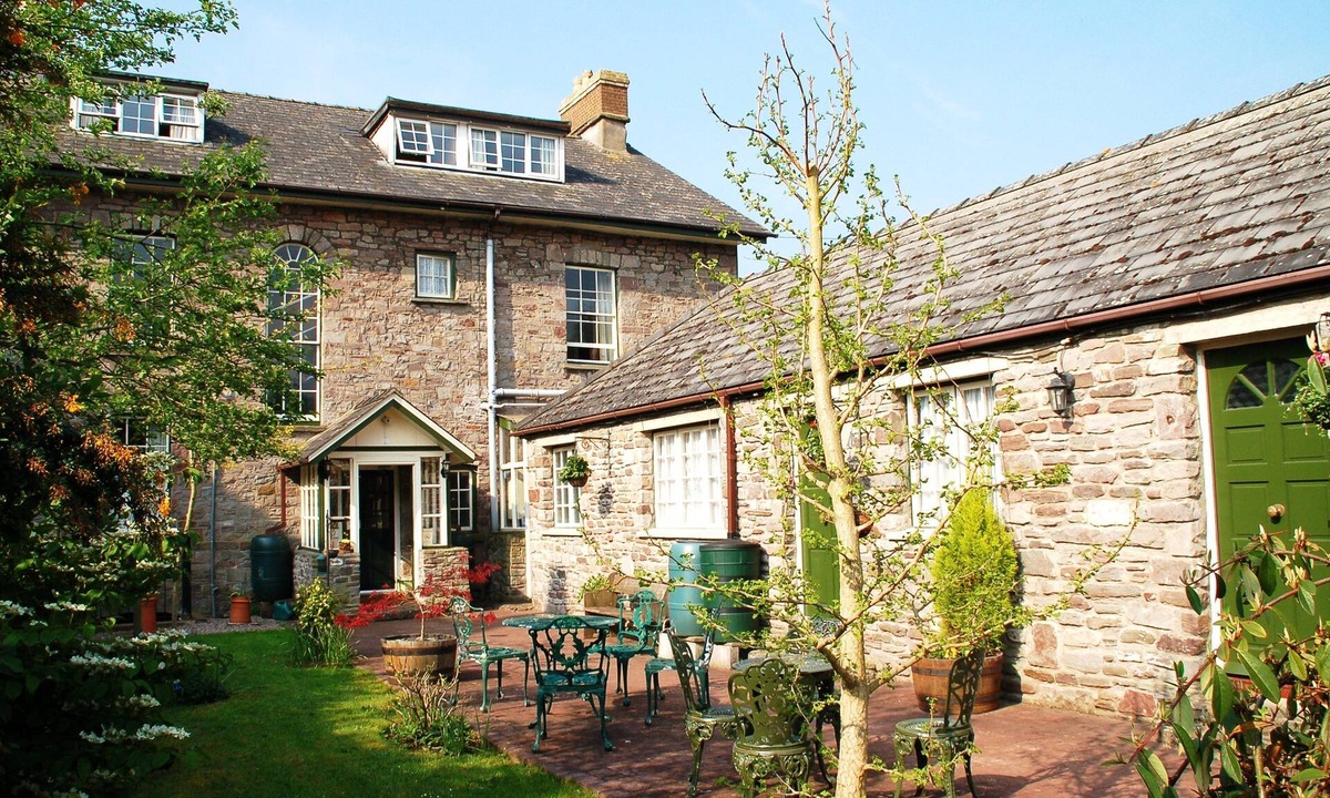 Brecon House | The Grange Guest House