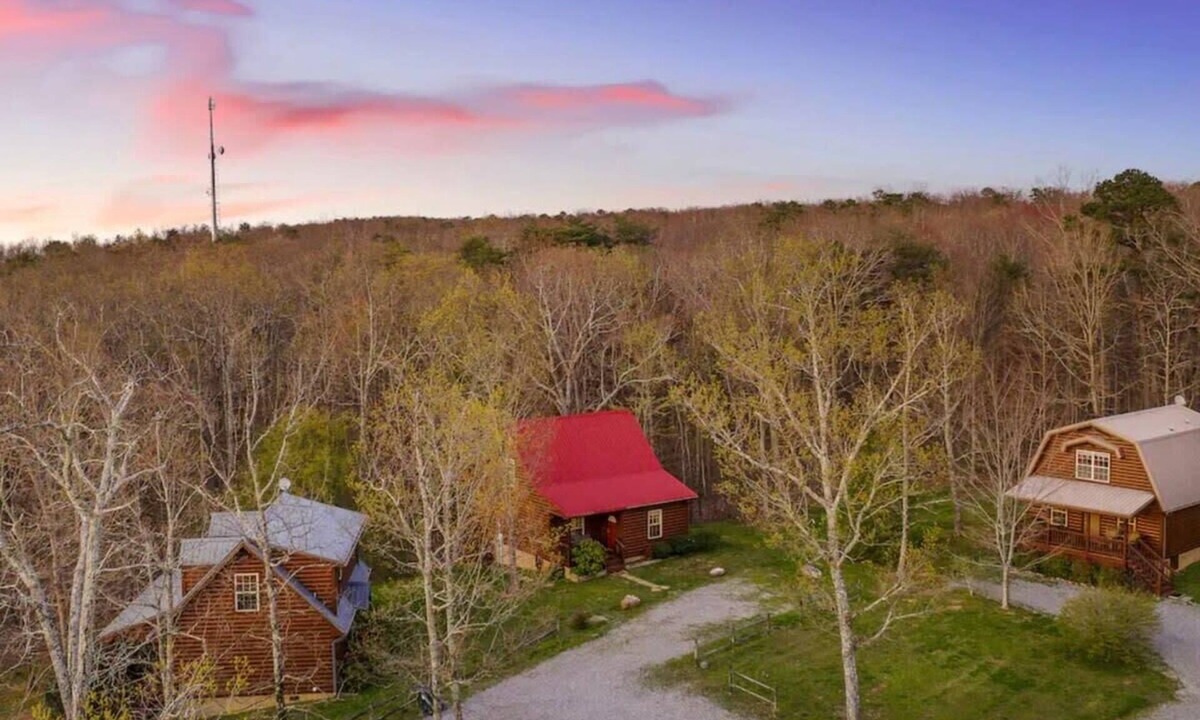 Trenton Cabin | The Great Getaway at Cabins in the Clouds!