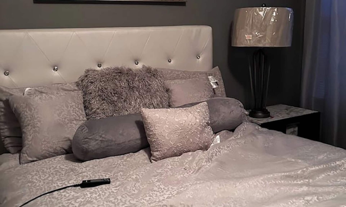 Ellenwood House | The Great White Escape Room