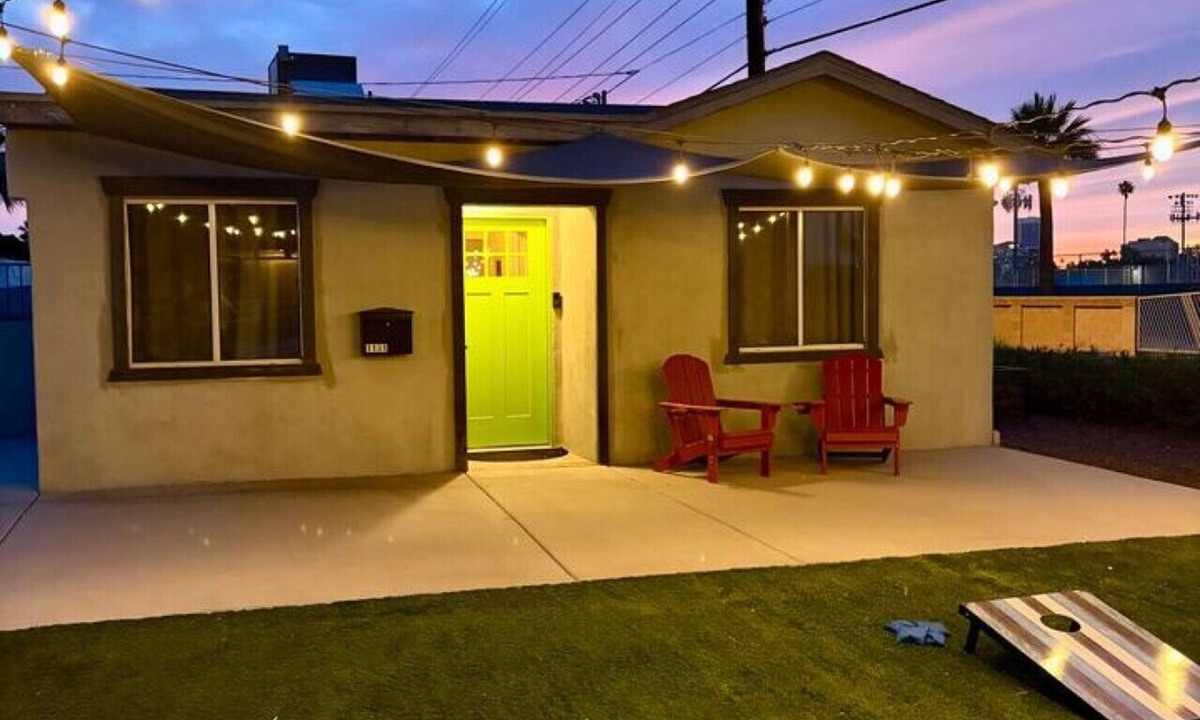 Coronado House | The Green Door - Historic PHX 2BR + Office Retreat
