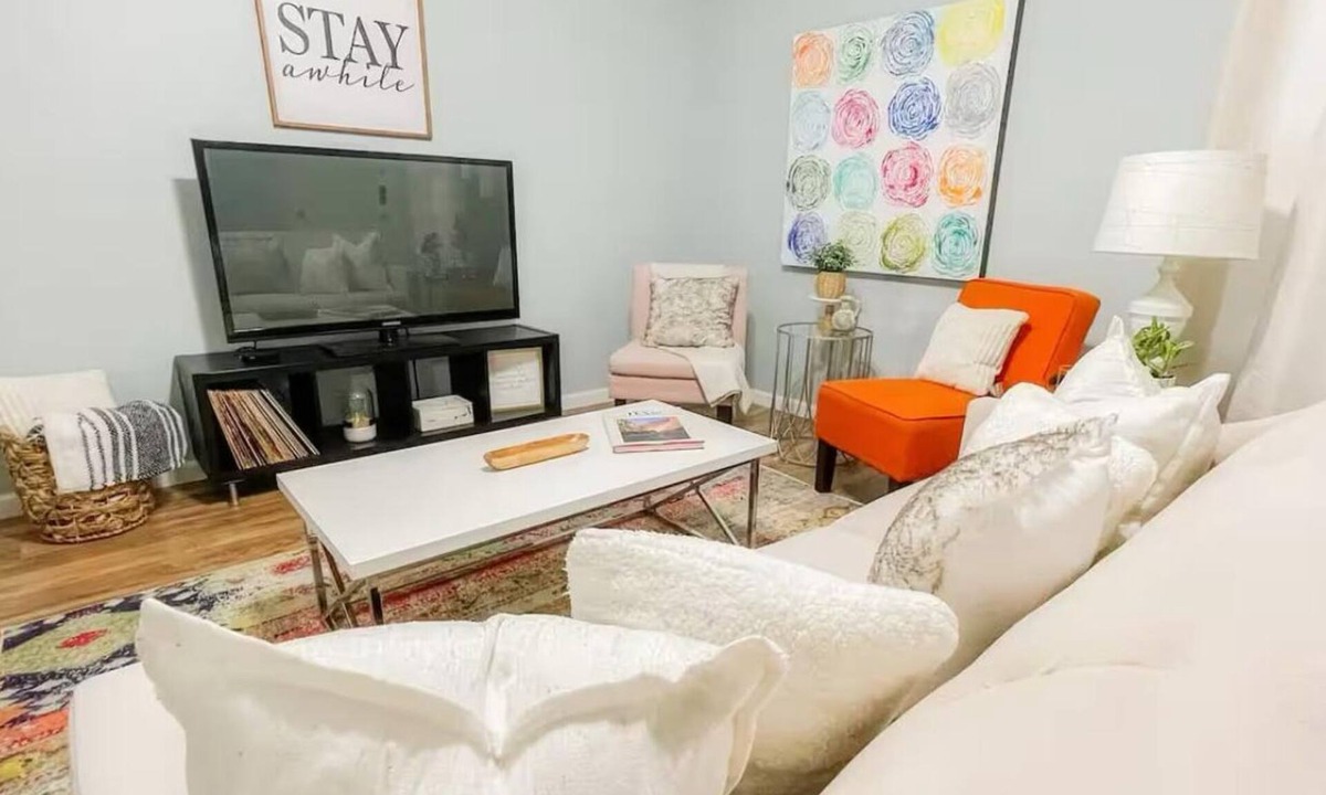 Woodstone House | The Green House - 3-bedroom 2-bath single story home