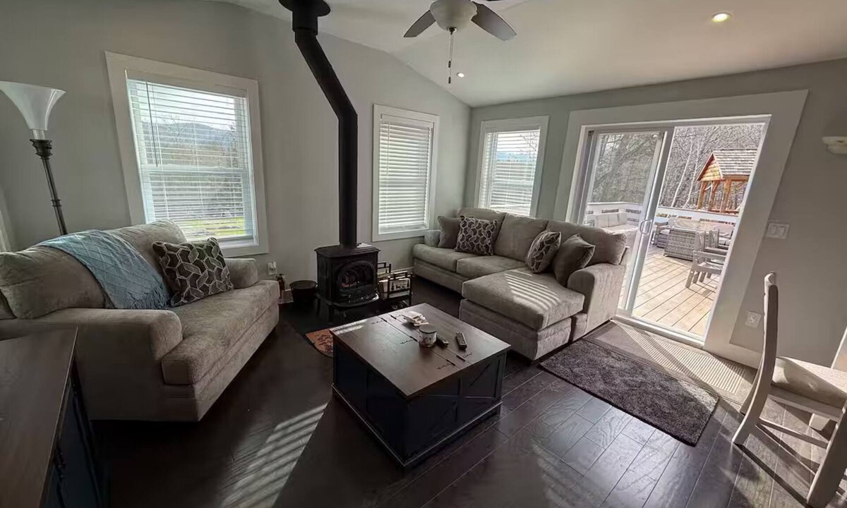 East Jewett House | The Green Mountain Cabin Minutes from ski resorts