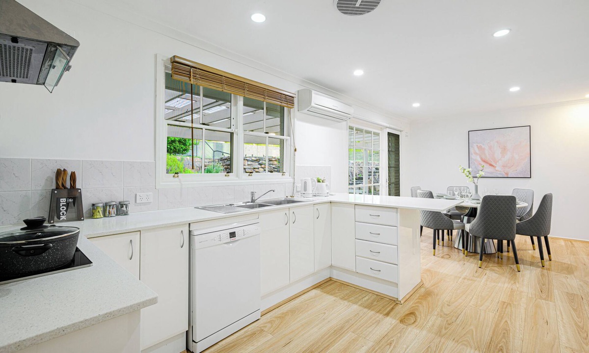 St Ives House | The Green Nest 4BR house with Pool