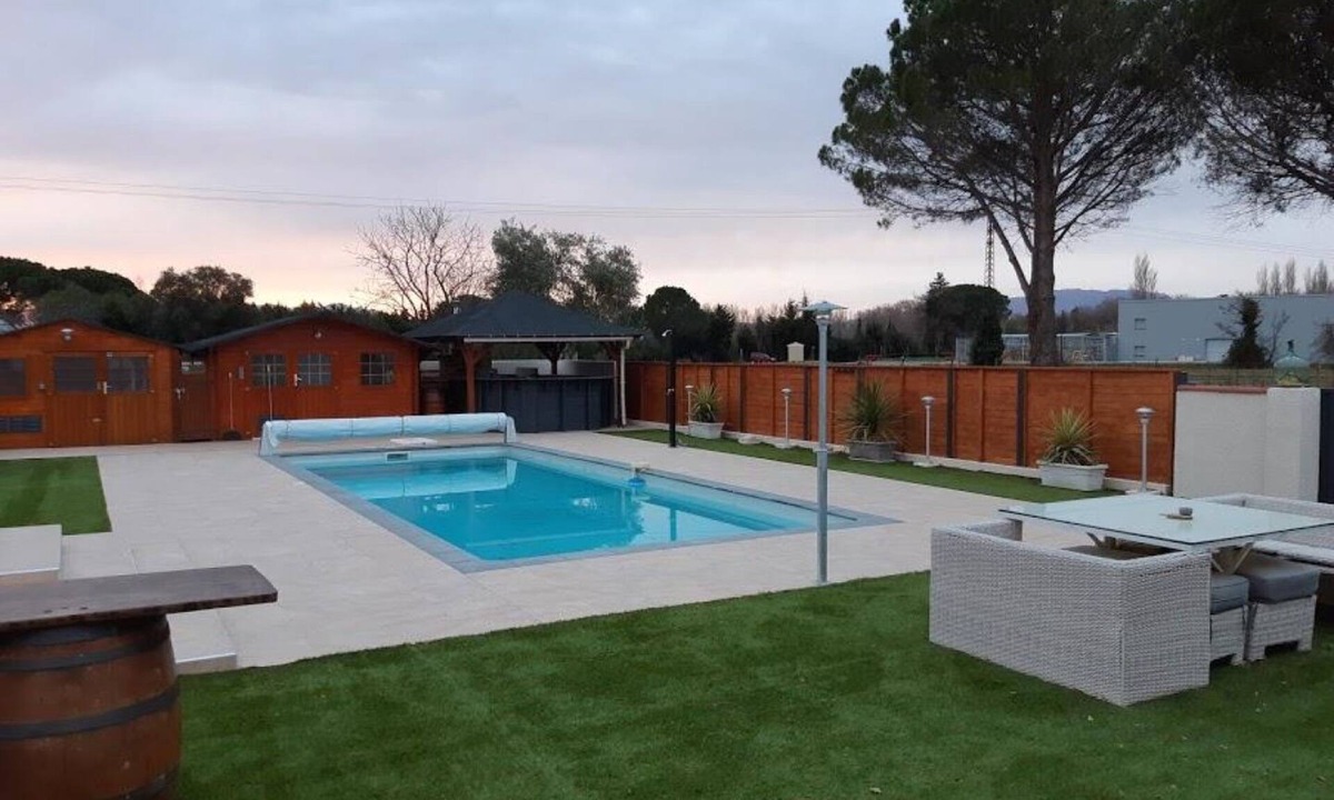 Thuir House | The Grenadiers - THUIR