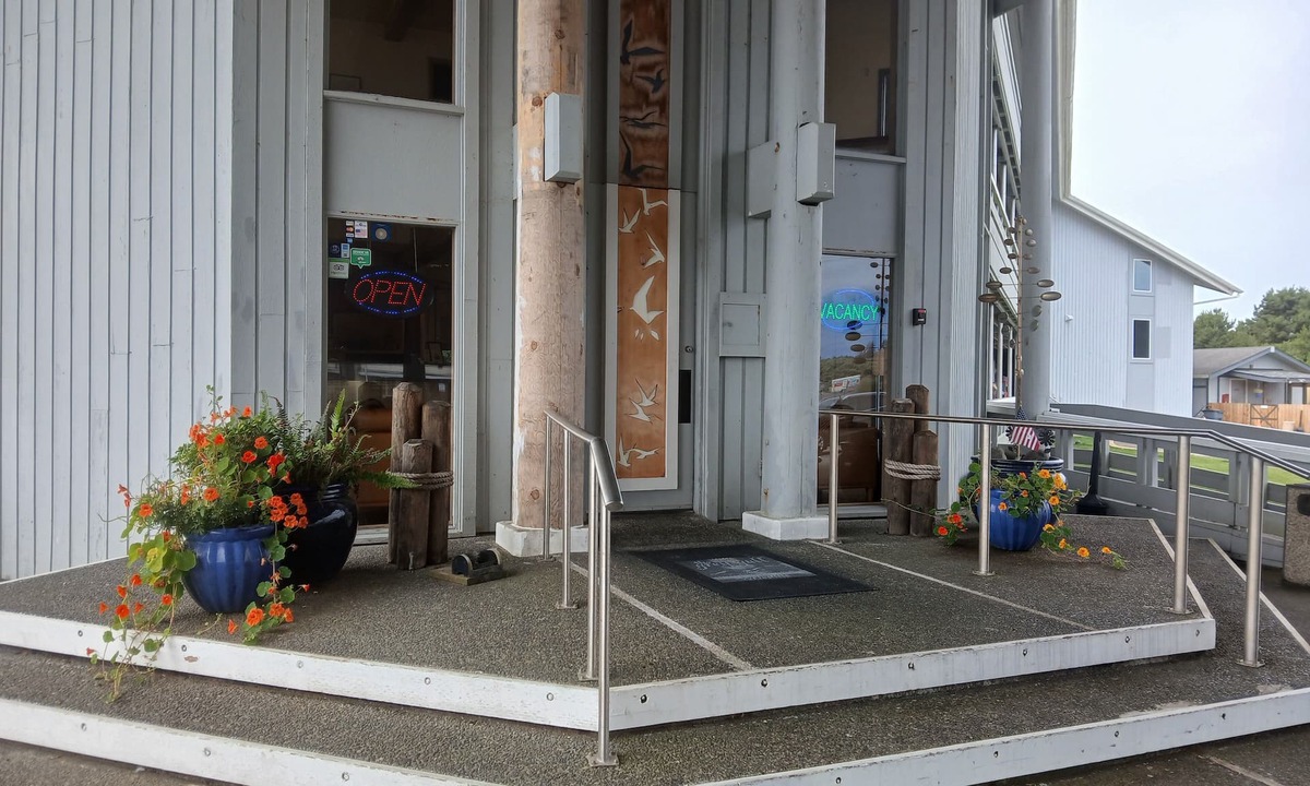 Ocean Shores Apartment | The Grey Gull