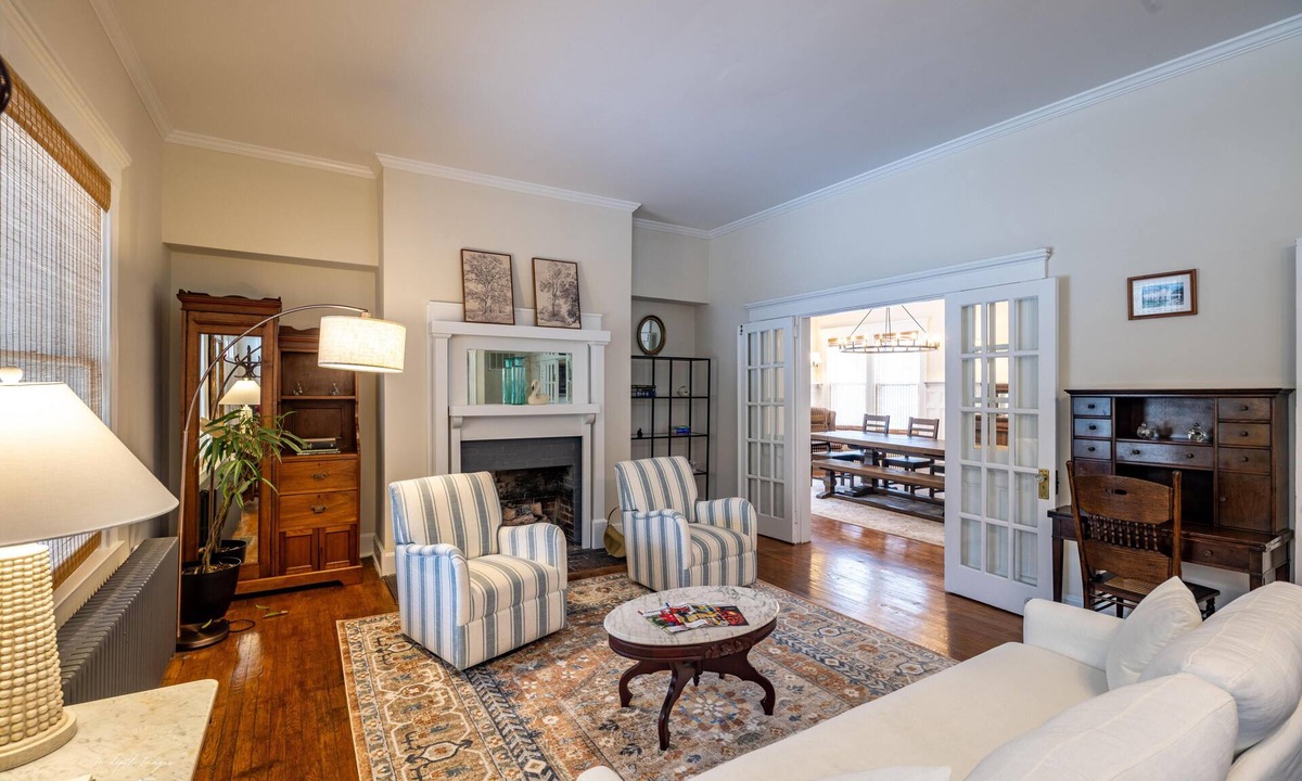 Blackstone Bed & Breakfast | The Grey Swan Inn