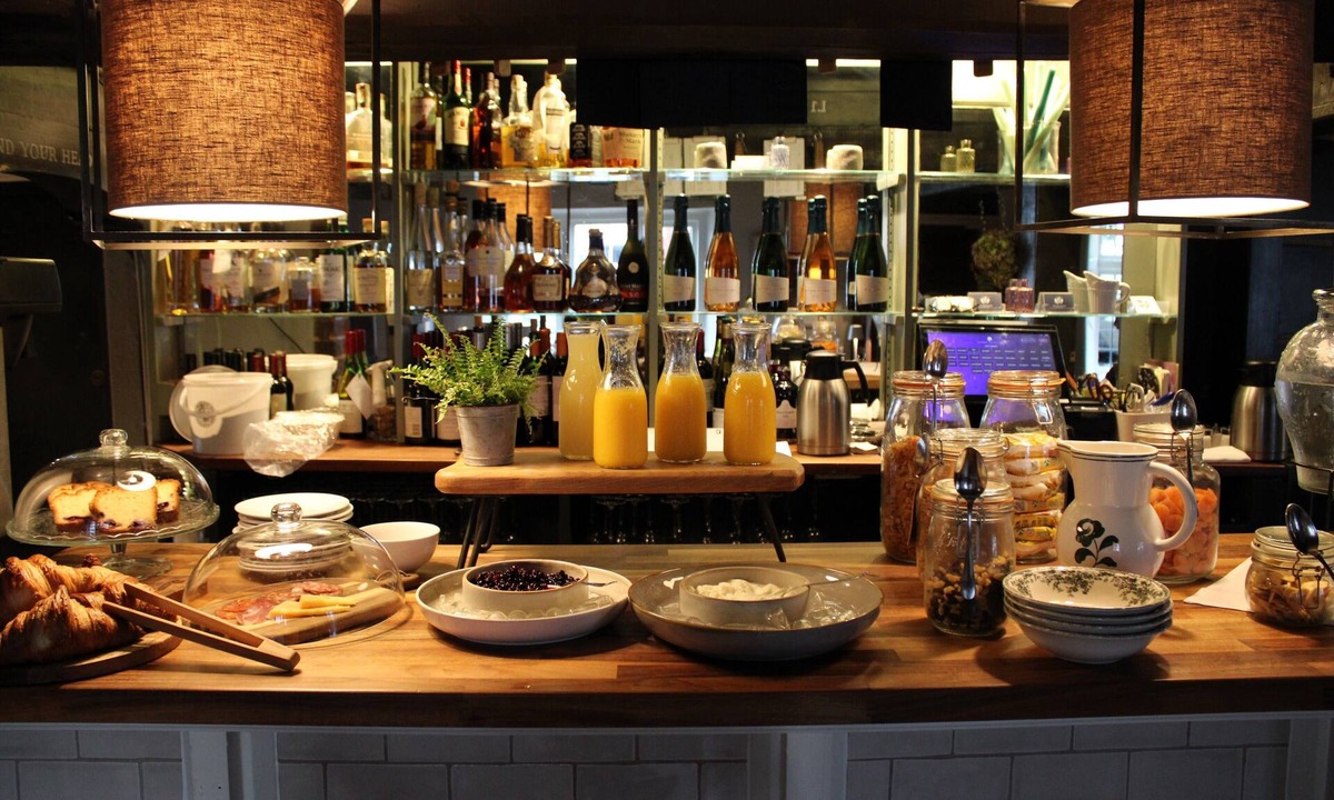 Stockbridge Hotel | The Greyhound on the Test