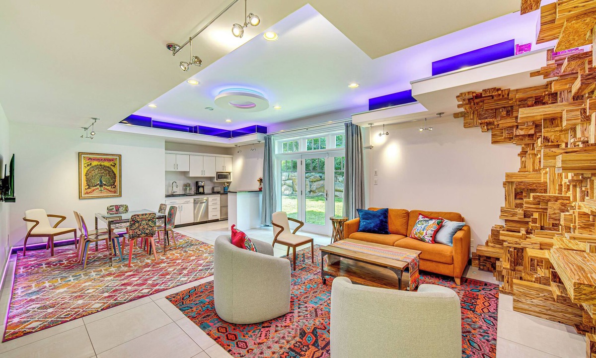 Spring City Apartment | 'The Grotto' - Unique Interactive Cave Experience