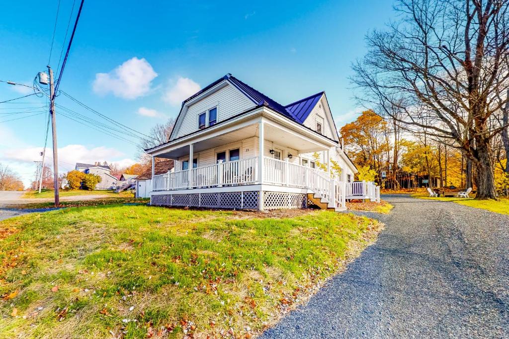 Greenville Junction House | The Grouse House