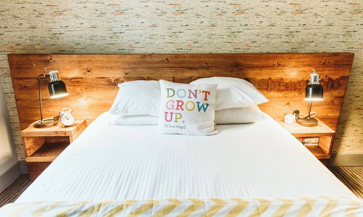 Kingsville Hotel | The Grove Hotel
