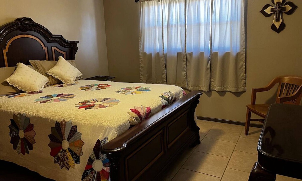 Castro County Apartment | The Guest Cottage at the Yellow Rose Inn