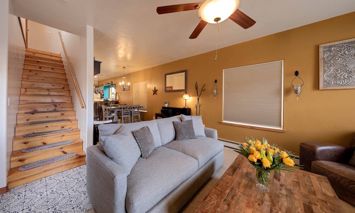 Moab House | The Guest House (Cali Cochitta)
