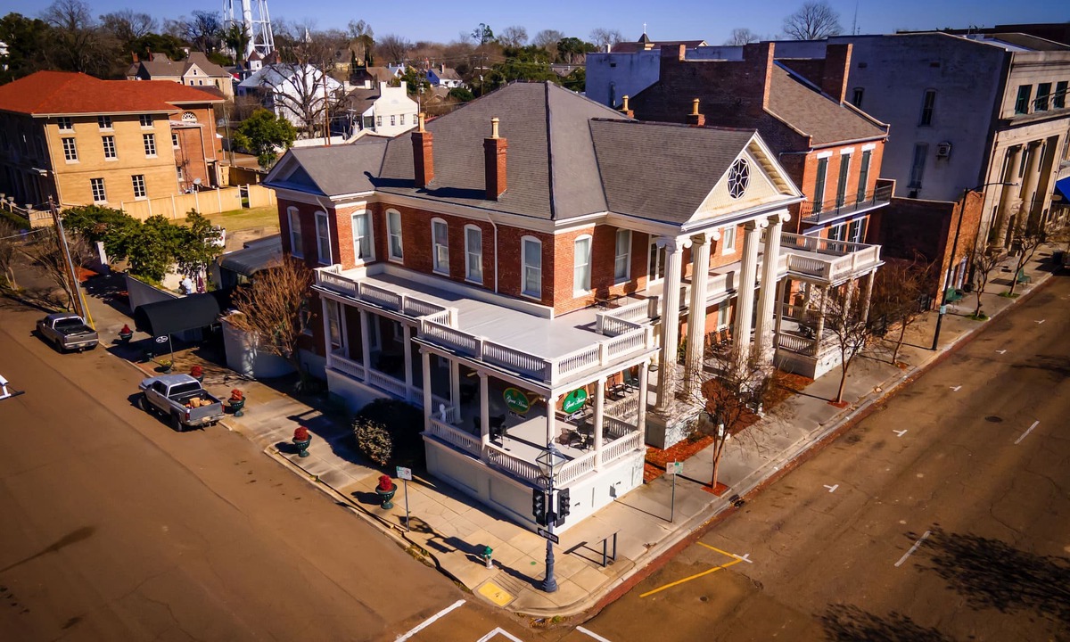 Natchez Bed & Breakfast | The Guest House Historic Mansion