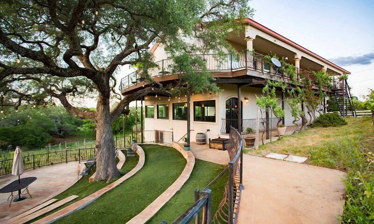 Marble Falls Bed & Breakfast | The Guesthouse at The Lonely Oak