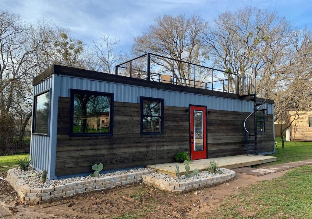 Waco House | The Hacienda Beautiful New Container Home 12 min to Magnolia