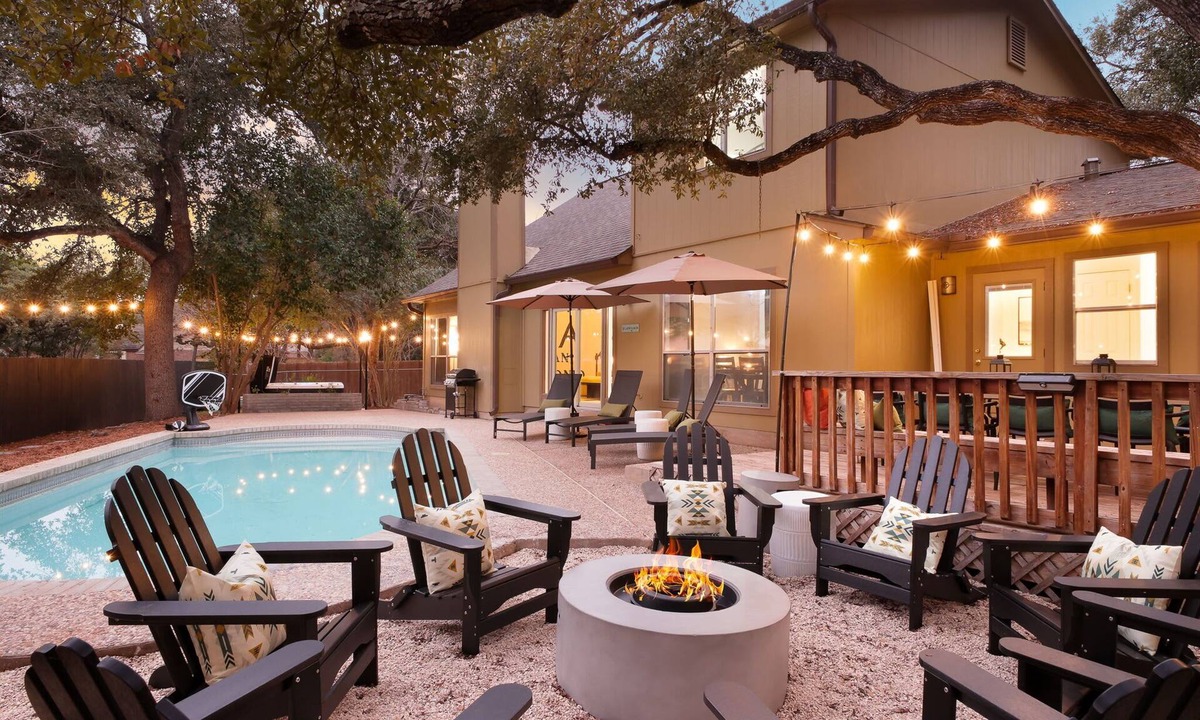 North Central Thousand Oaks House | The Hacienda: Pool, Hot Tub, Games & More!