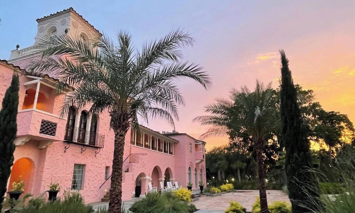 New Port Richey Hotel | The Hacienda