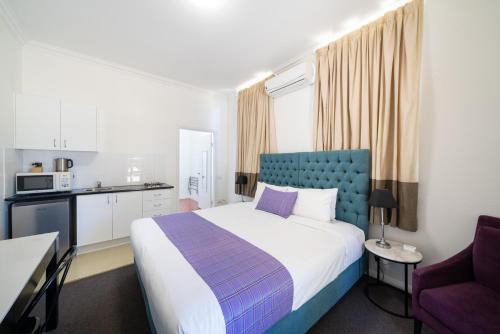 South Bathurst Hotel | The Hallows Accommodation