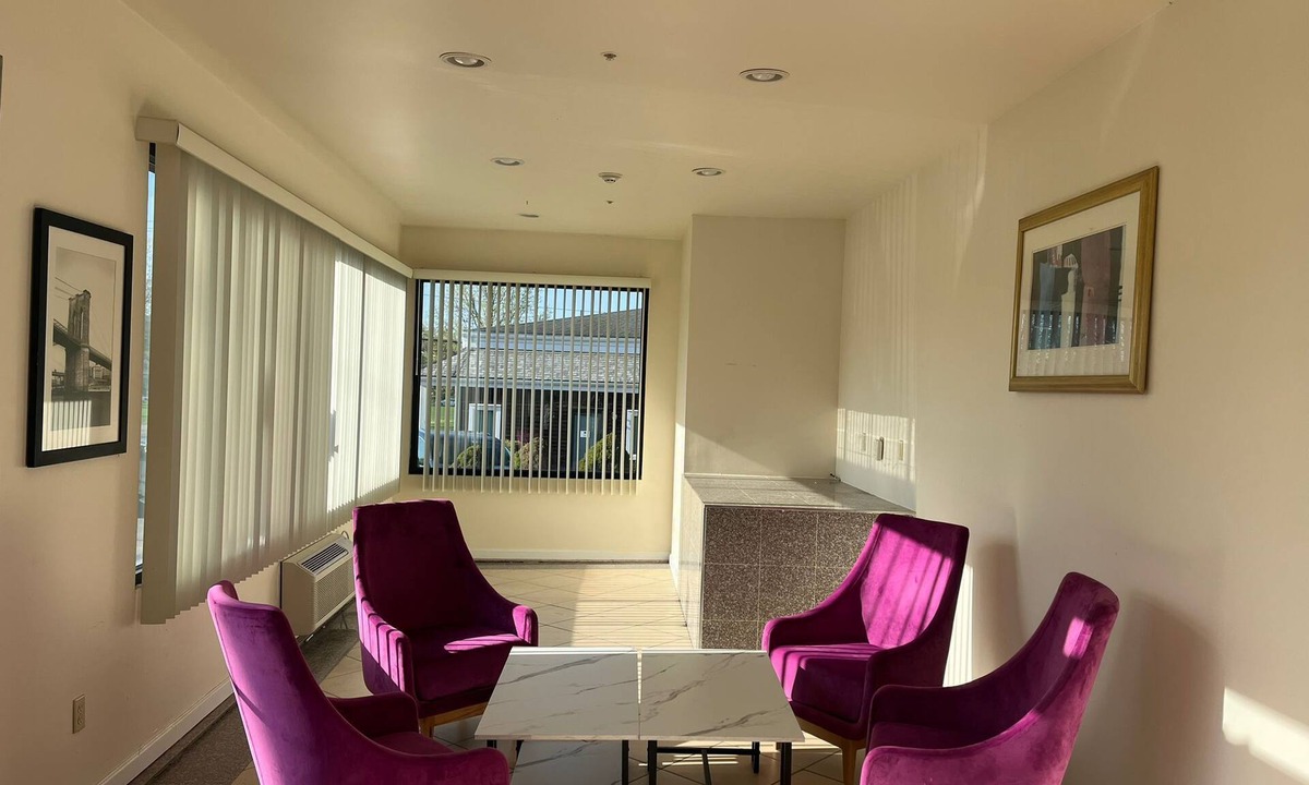 Warwick Hotel | The Hamlet Inn at Warwick