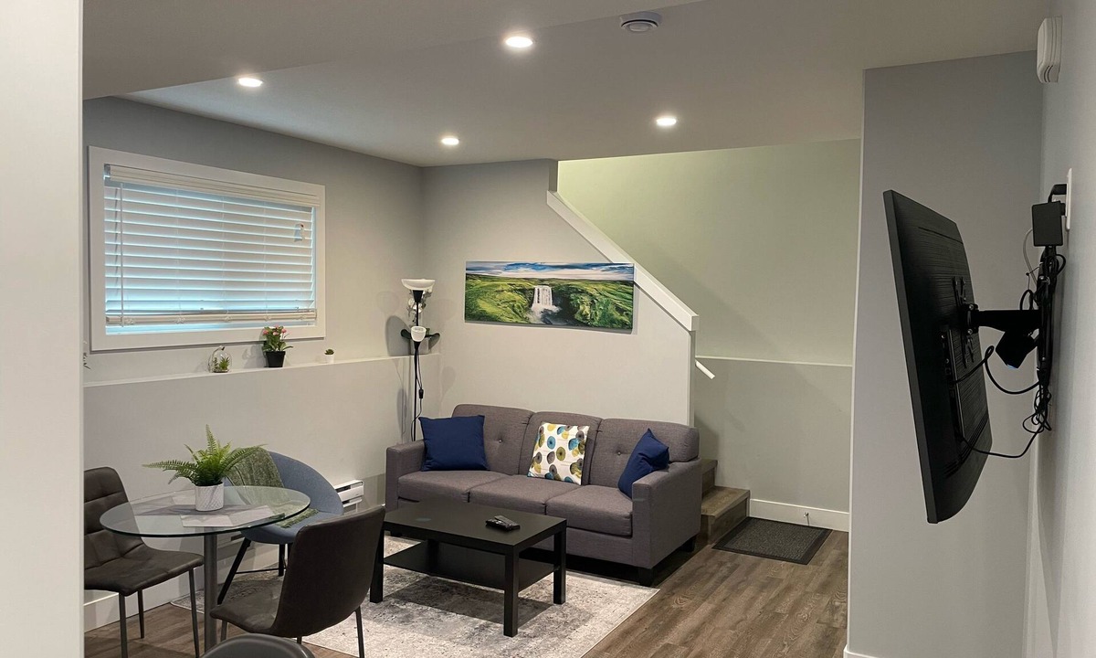 Saskatoon House | The Hamm Suite